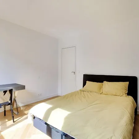 Parisian Escape شقة لوفالوا بيريه